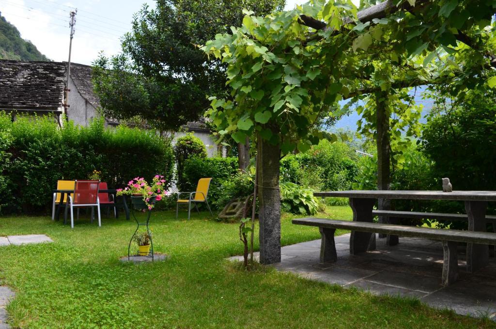 Hotel Garni Maggia Giumaglio Dış mekan fotoğraf